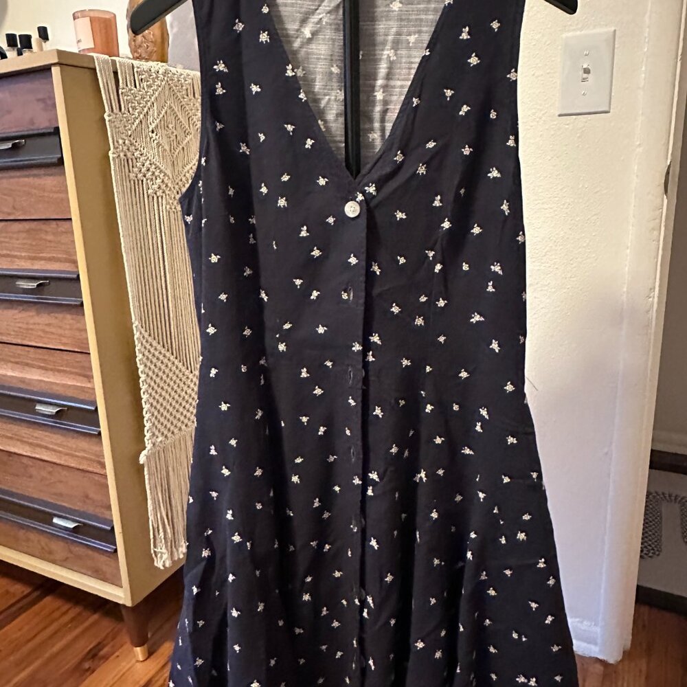 Universal Thread Dress - Picture 2 of 4
